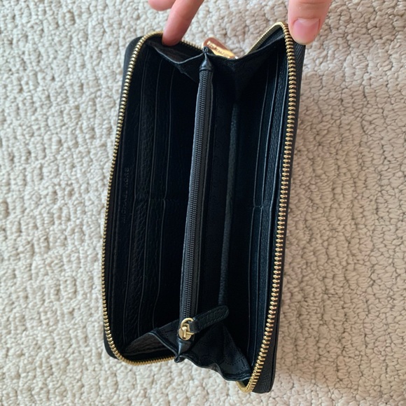 Michael Kors black gold leather zip wallet - Picture 2 of 2